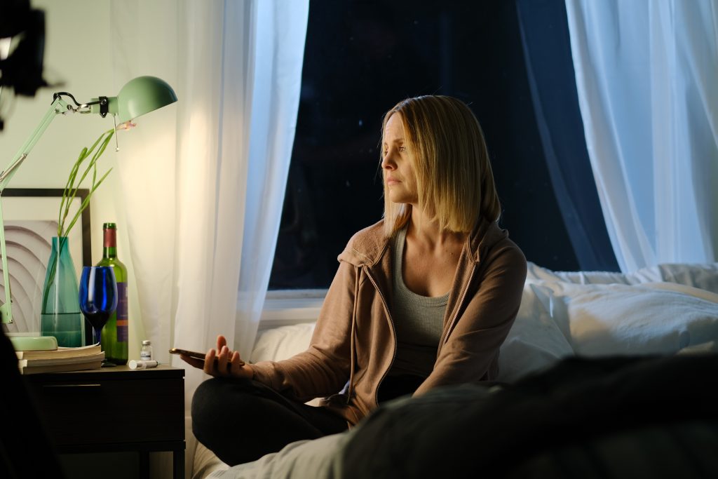 Mena Suvari - Paradise Cove - Red River Horror